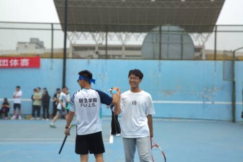 男双队员得分击掌(修).jpg