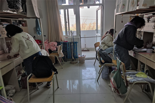 图二 双手创造整洁宿舍.jpg