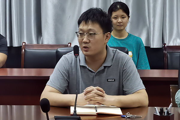 唐宁老师讲话(600 400).jpg