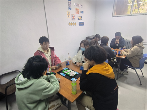 a3de66b870e4486b9210e6355150b5c1.jpg 桥牌赛原图2.jpg