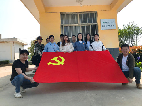 726fbdba2b424c208c49bc74fa2def88.jpg 合影.jpg
